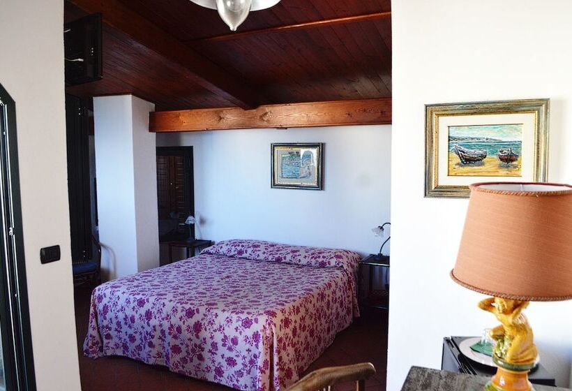 اتاق سوپریور با چشم‌انداز دریا, Le Piccole Grotte