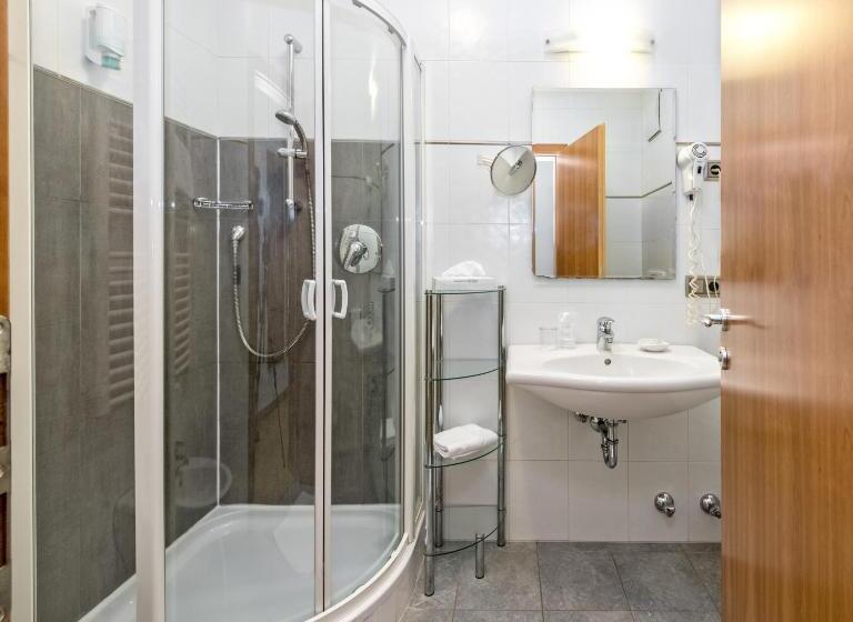 חדר סטנדרט יחיד, Millanderhof