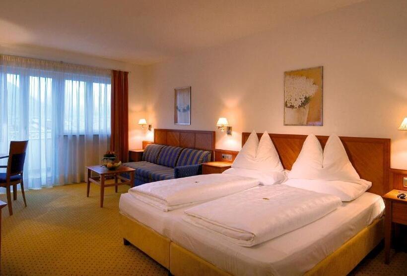 חדר סופריור, Millanderhof