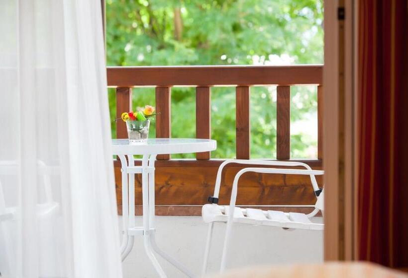 수피리어 주니어 스위트, Moserwirt