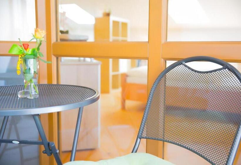 수피리어 주니어 스위트, Moserwirt