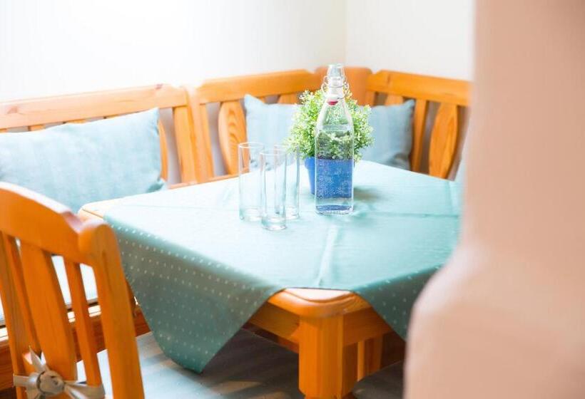 수피리어 주니어 스위트, Moserwirt