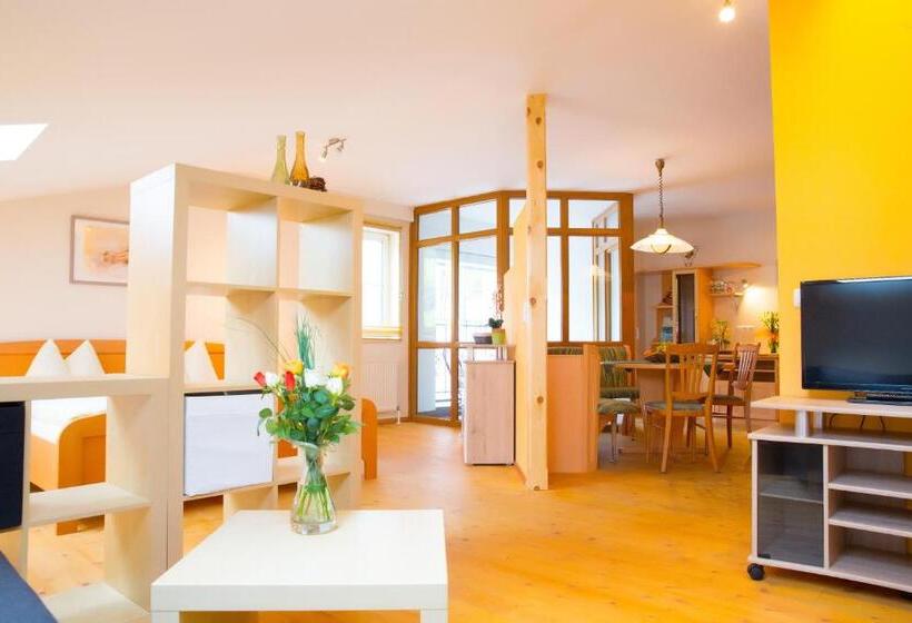 수피리어 주니어 스위트, Moserwirt