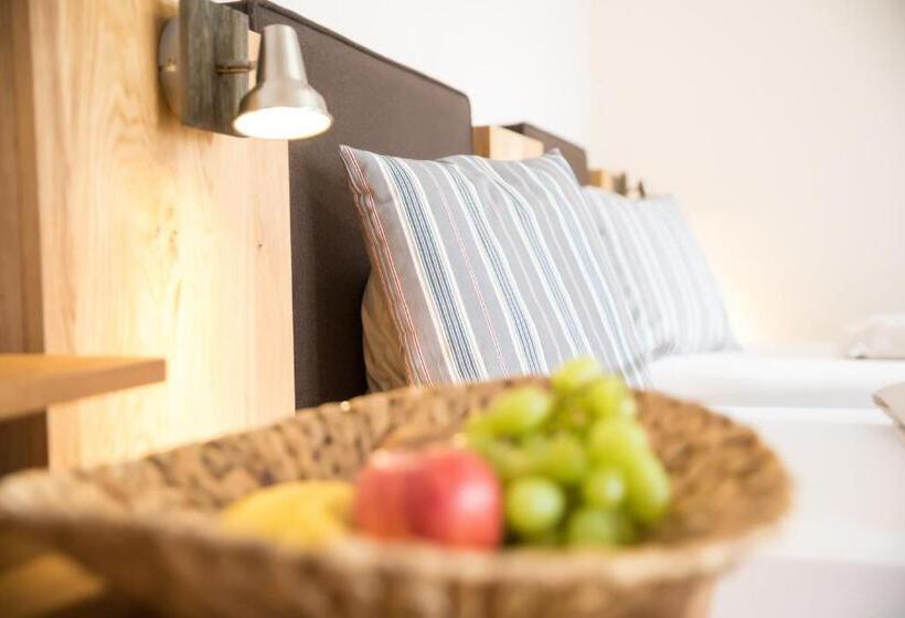 수피리어 룸, Moserwirt