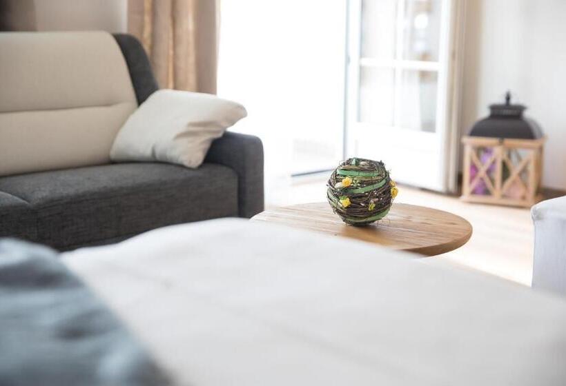 수피리어 룸, Moserwirt