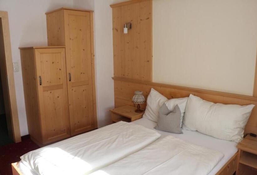 Номер Стандарт Индивидуальный, Pension Singer