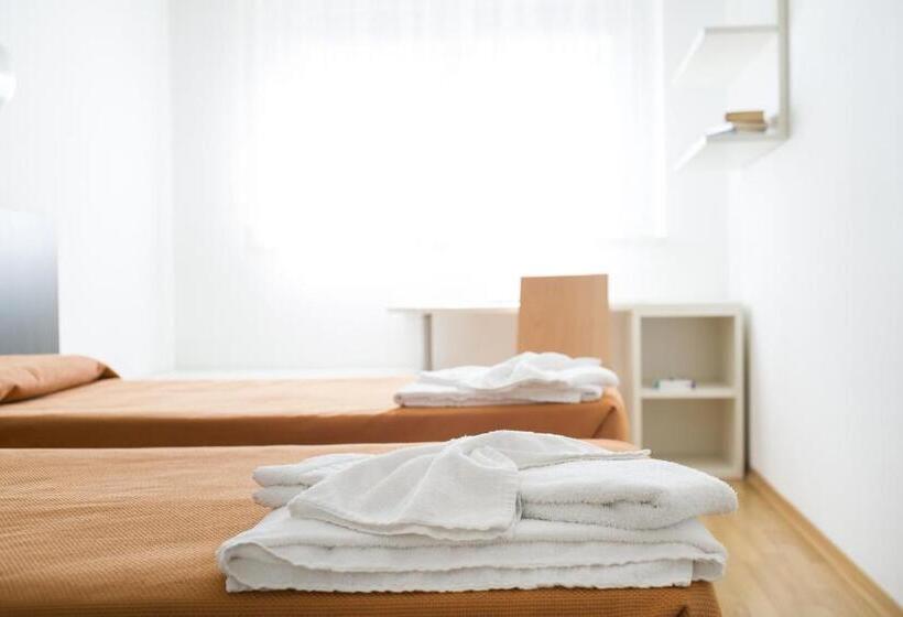 شقة غرفتين, Sharing