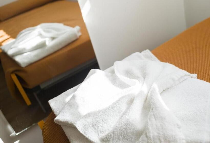 شقة غرفتين, Sharing