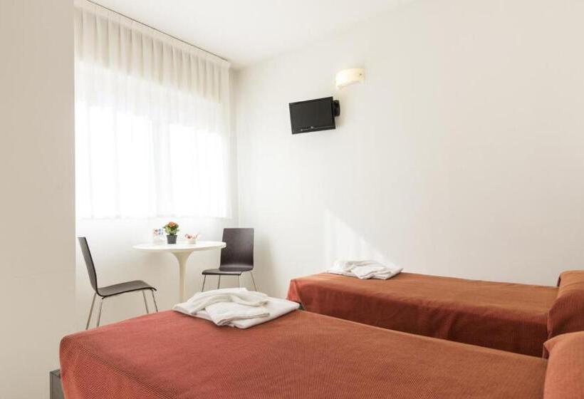 غرفة قياسية, Sharing