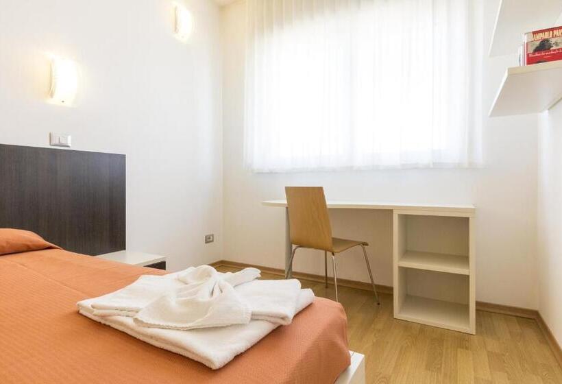 شقة عائلية, Sharing