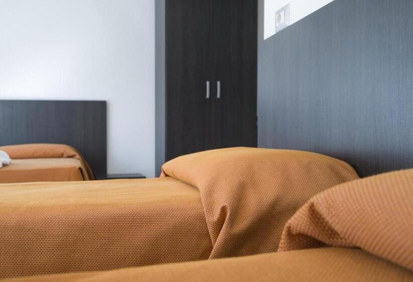 غرفة عائلية, Sharing