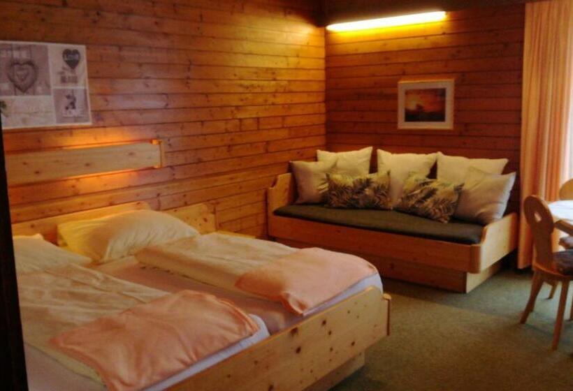 Трехместный Номер Стандарт с Балконом, Garni Gästehaus Karin