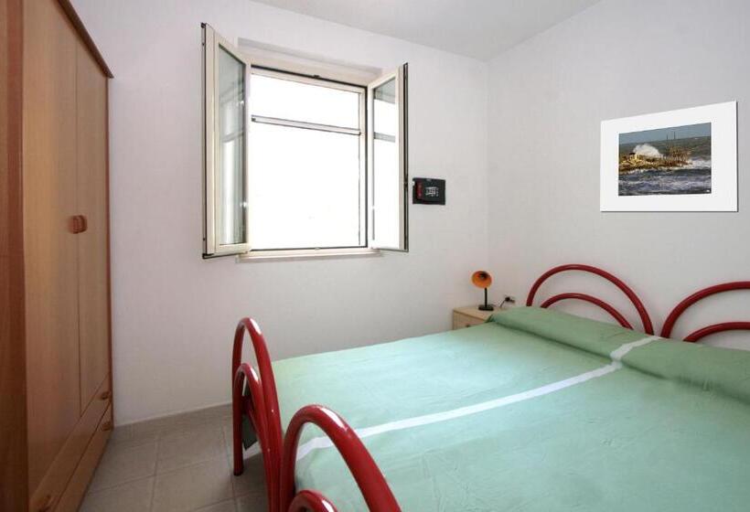 Apartamento 2 Dormitórios, Residence Delfino