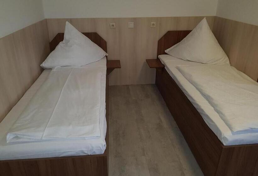 三人经典房间, Pension Im Bett