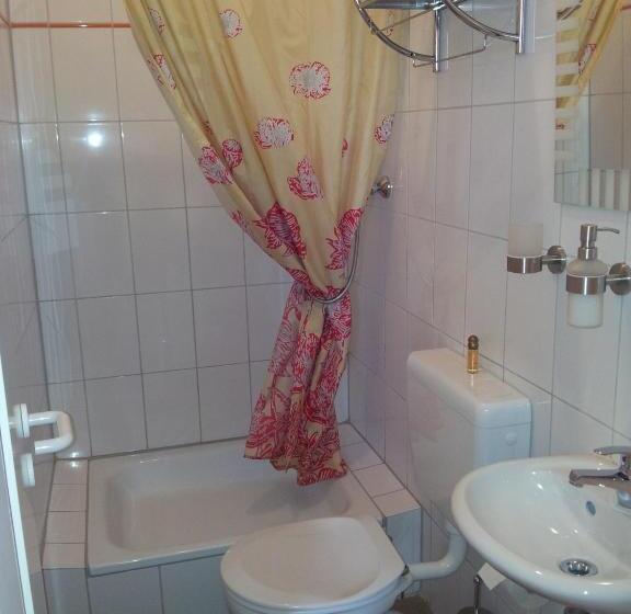 标准间, Pension Im Bett