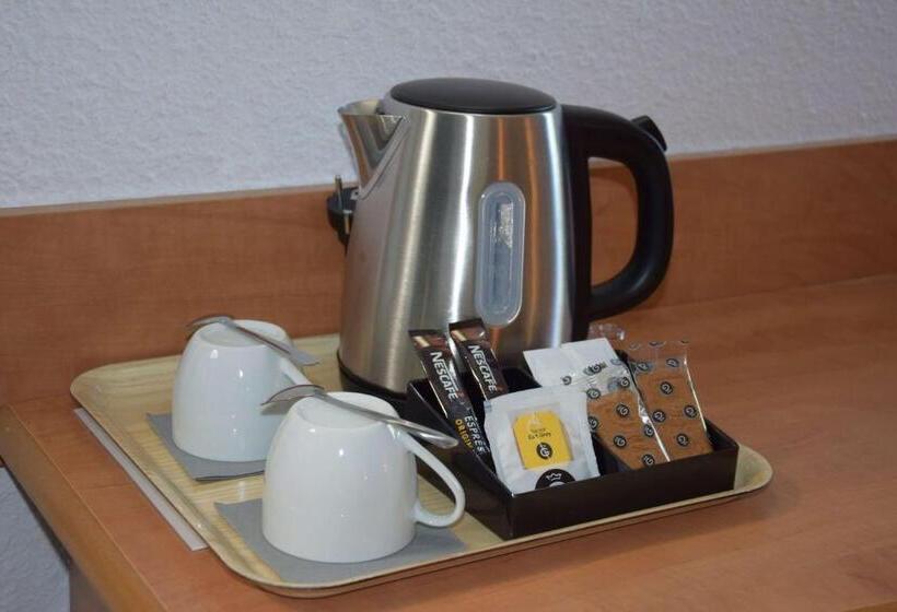 Номер Стандарт, Brit Hotel Caen Hérouville