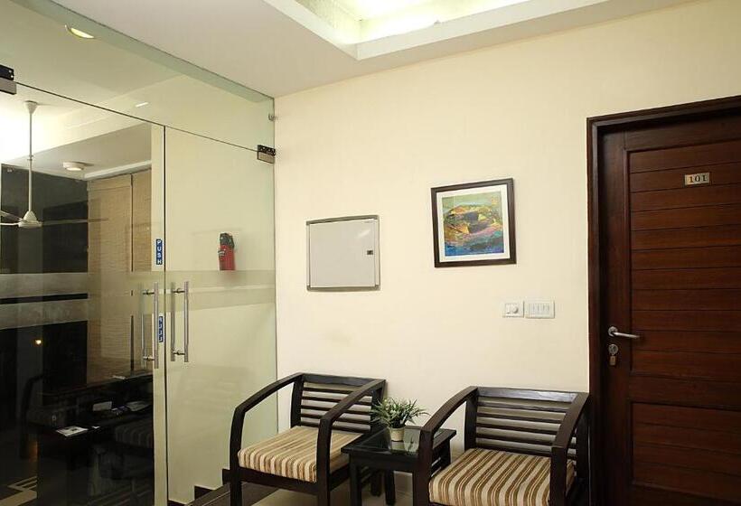 סוויטה אקזקיוטיב, Ahuja Residency Parklane, Gurgaon