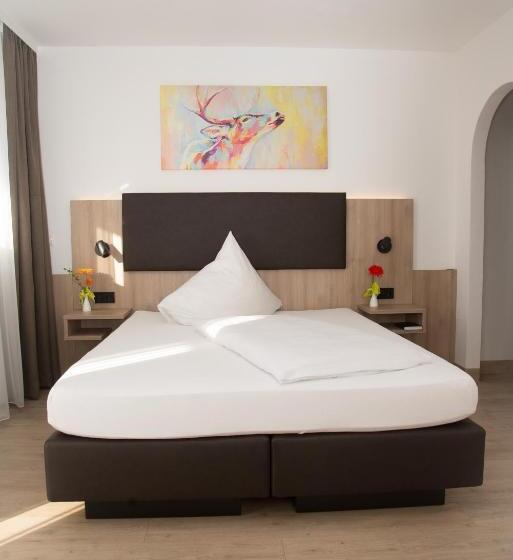Quarto Estandar Individual, Alter Hof