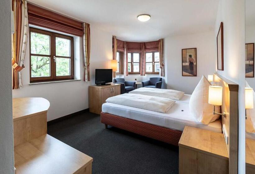 Quarto Estandar, Alter Hof