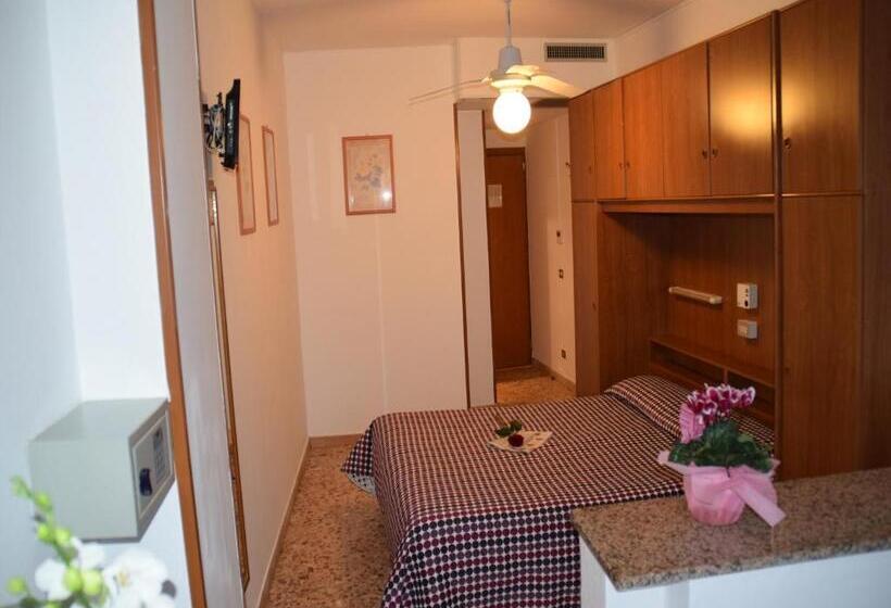 带海景标准四人间, Bellavista