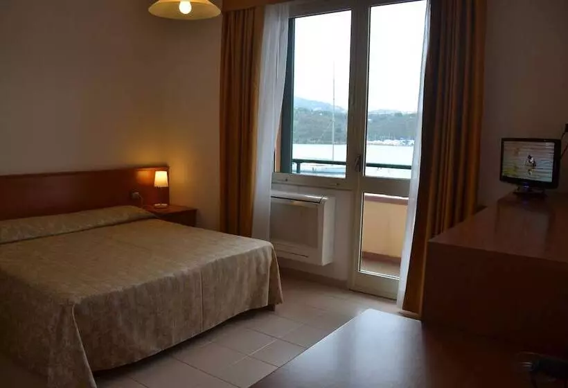 Triple Room Sea View, Belmare