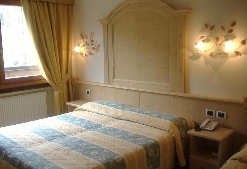 חדר סטנדרט לשלושה, Dalla Serra