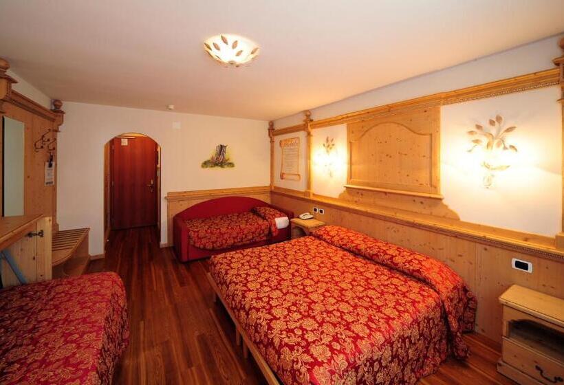 غرفة عائلية, Dalla Serra