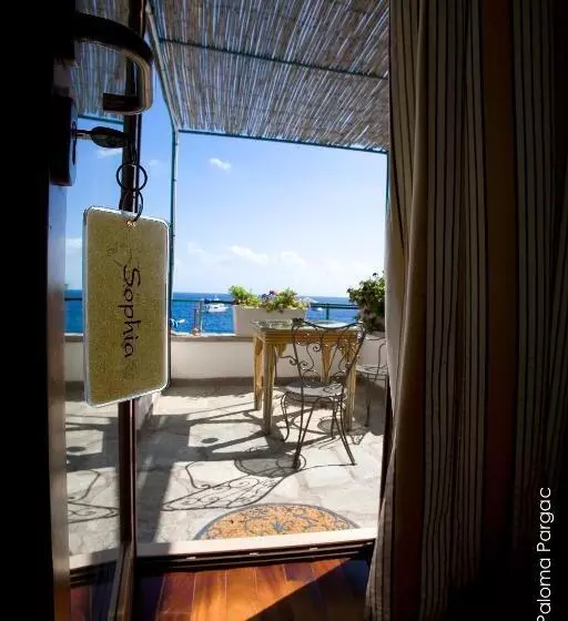 اتاق استاندارد با چشم‌انداز دریا, Diva La Canzone Del Mare