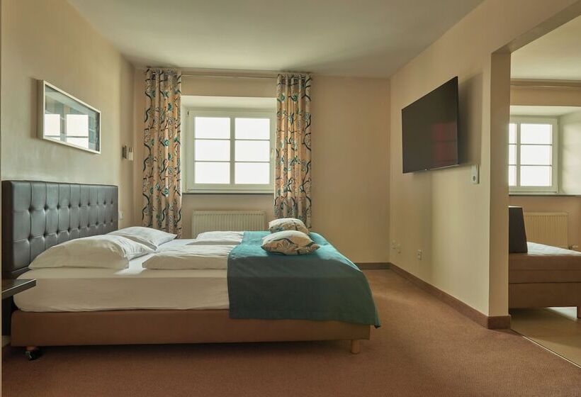 标准单人间, Donauhof