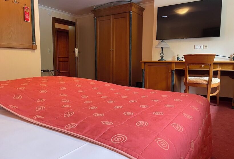 标准单人间, Donauhof