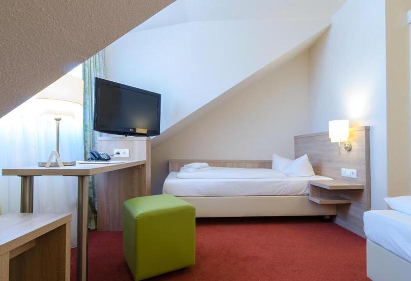 Habitació Triple Estàndard, Garden