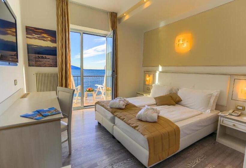 חדר דלוקס נוף לאגם, Lido Blu Surf & Bike