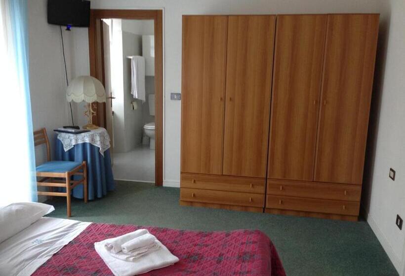 חדר סטנדרט לשלושה, Lido