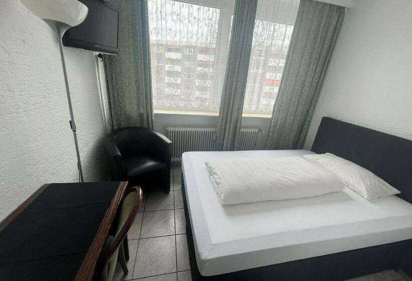 Номер Стандарт Индивидуальный, Main Taunus