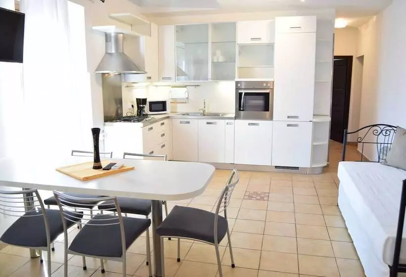 ３ベッドルームデュプレックスアパート, Residence Segattini