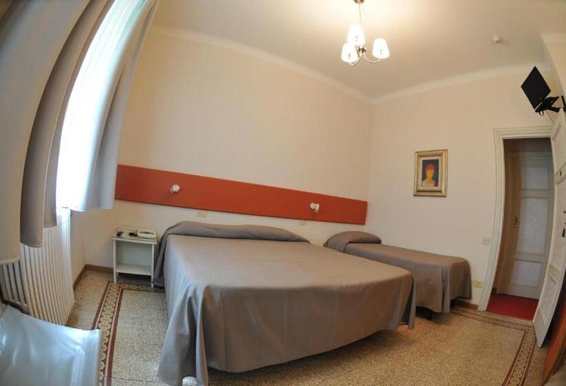 اتاق استاندارد سه نفره, Stipino