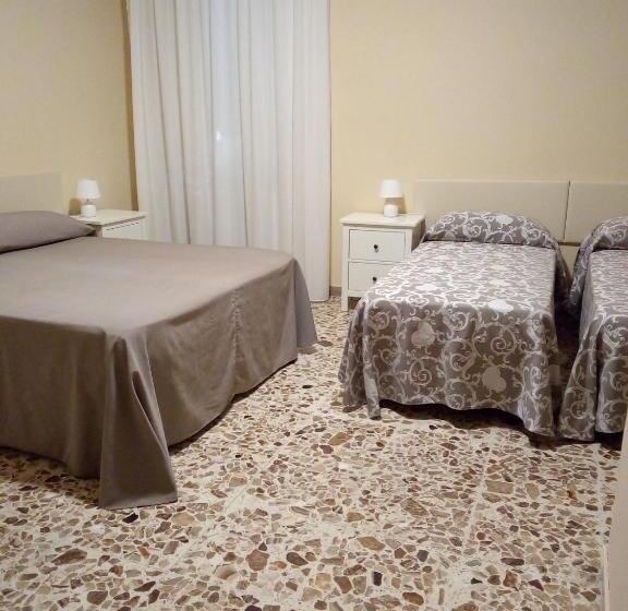 اتاق استاندارد سه نفره, Stipino