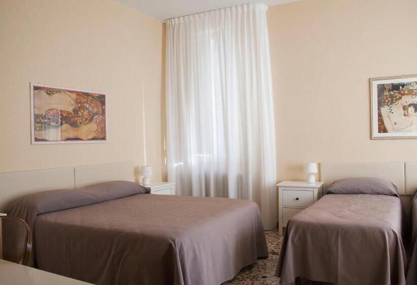 اتاق استاندارد چهار تخته, Stipino