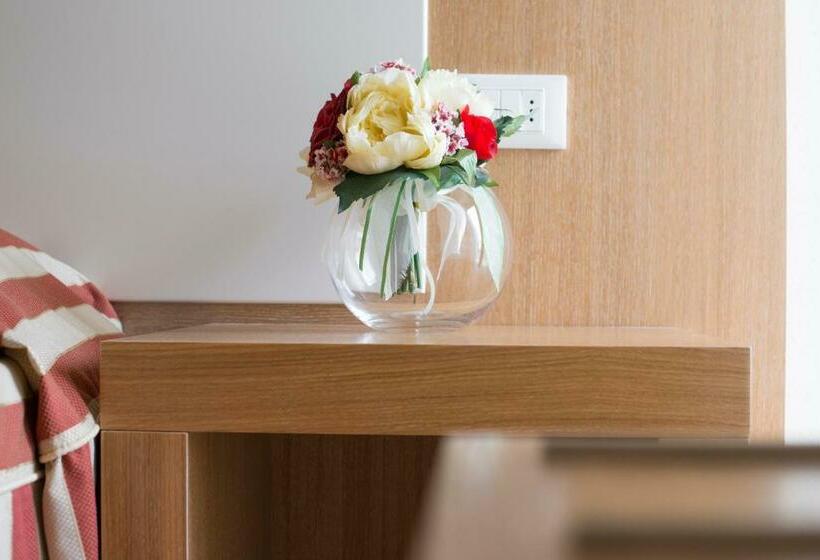 スタンダードルーム, Sylvia