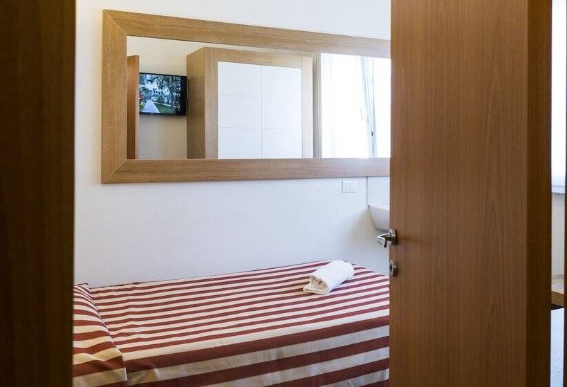 スタンダードシングルルーム, Sylvia