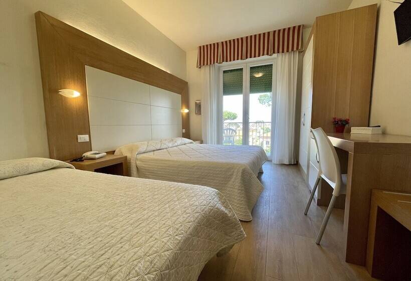 スタンダードトリプルルーム, Sylvia