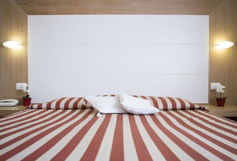 スタンダードルーム, Sylvia