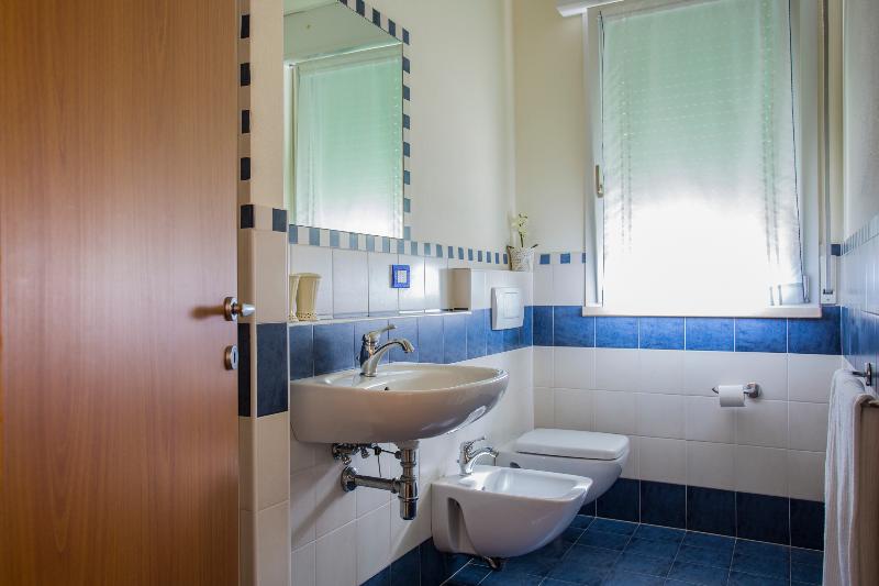 スタンダードトリプルルーム, Sylvia