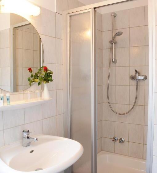 컴포트 룸, Zur Traube