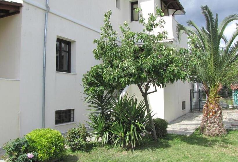 スタンダードスタジオ, Palirria Hotel & Studios