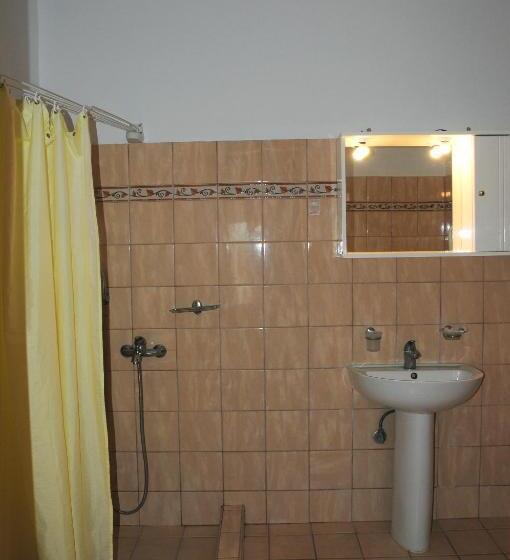 スタンダードスタジオ, Palirria Hotel & Studios