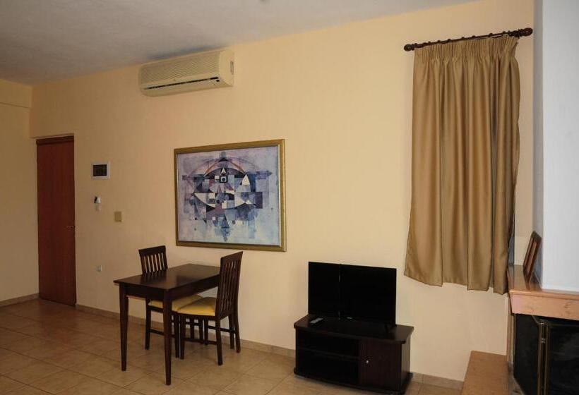 プールの見える１ベッドルームアパートメント, Palirria Hotel & Studios