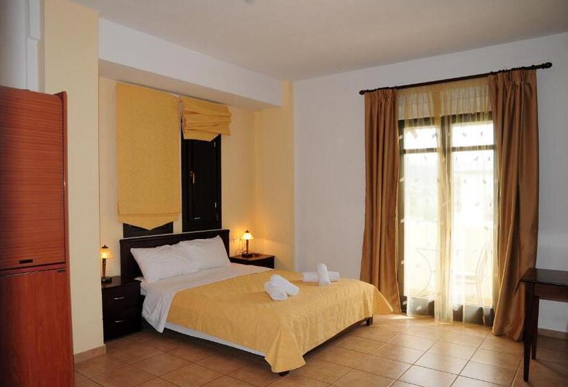 スタンダードスタジオ, Palirria Hotel & Studios