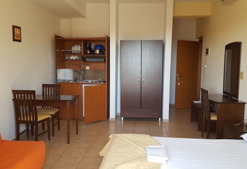 استودیوی استاندارد, Palirria Hotel & Studios