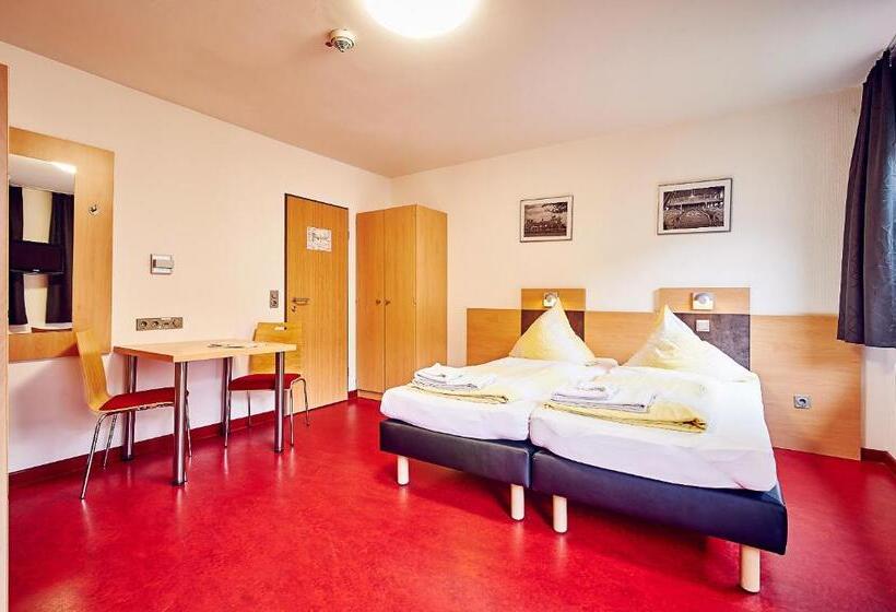 חדר סטנדרט לארבעה, Djh Jugendgästehaus Adolph Kolping